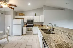 625 SW 11th Terrace, Cape Coral, FL 33991 - Photo 14