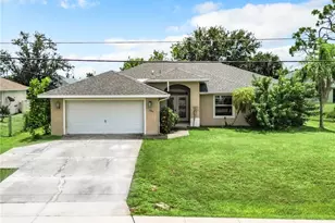 1726 Trafalgar Pkwy, Cape Coral, FL 33991 - Photo 2