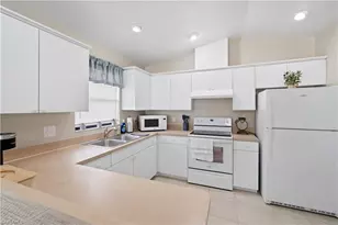 1712 SW Santa Barbara Pl, Cape Coral, FL 33991 - Photo 4