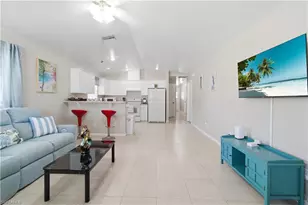 1712 SW Santa Barbara Pl, Cape Coral, FL 33991 - Photo 1