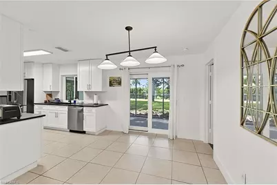 526 SE 34th St, Cape Coral, FL 33904 - Photo 8