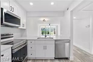 1085 Forest Lakes Dr, Naples, FL 34105 - Photo 6