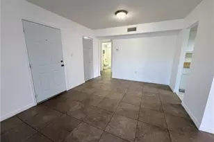 12636 Kenwood Ln, Fort Myers, FL 33907 - Photo 4