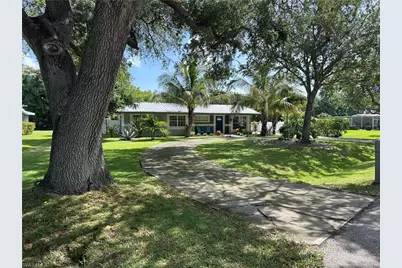 1343 Woodmere Ln, Fort Myers, FL 33919 - Photo 1
