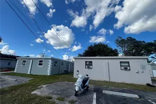 3033 2nd St, Fort Myers, FL 33916 - Photo 12