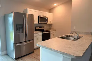 3214 NE 14th Pl, Cape Coral, FL 33909 - Photo 6