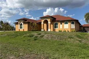 2633 NW 24th St, Cape Coral, FL 33993 - Photo 4