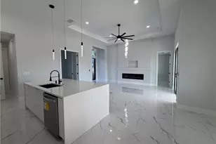 112 NE 6th St, Cape Coral, FL 33909 - Photo 6