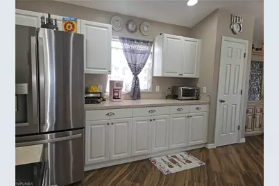 18300 Plumbago Ct, Lehigh Acres, FL 33972 - Photo 14