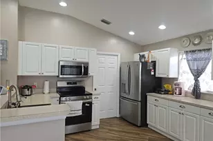 18300 Plumbago Ct, Lehigh Acres, FL 33972 - Photo 12