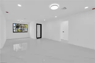 356 New York Dr, Fort Myers, FL 33905 - Photo 4
