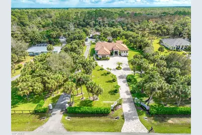 214 9th St NW, Naples, FL 34120 - Photo 4