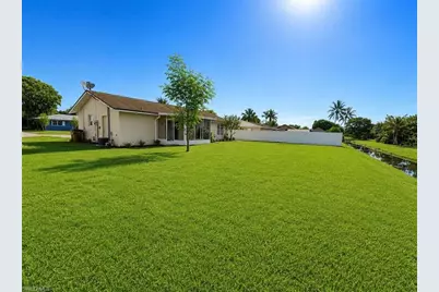 406 Parkside St, Lehigh Acres, FL 33936 - Photo 2