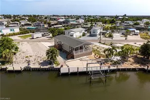 3822 Blueberry Ln, Saint James City, FL 33956 - Photo 4