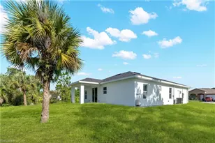 864 Chantilly St E, Lehigh Acres, FL 33974 - Photo 32