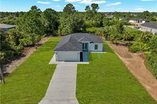 864 Chantilly St E, Lehigh Acres, FL 33974 - Photo 6
