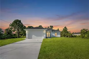 864 Chantilly St E, Lehigh Acres, FL 33974 - Photo 1