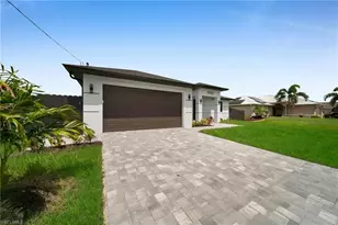 1302 NE Juanita Pl, Cape Coral, FL 33909 - Photo 2