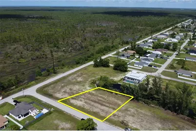 807 NE 38th Ter, Cape Coral, FL 33909 - Photo 2