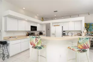 4916 SW 11th Pl, Cape Coral, FL 33914 - Photo 10