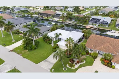 4916 SW 11th Pl, Cape Coral, FL 33914 - Photo 4