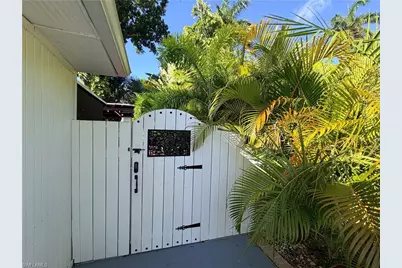 2702 McGregor Blvd, Fort Myers, FL 33901 - Photo 8