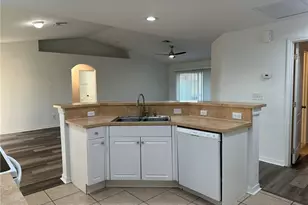 2207 NE 15th Ln, Cape Coral, FL 33909 - Photo 16