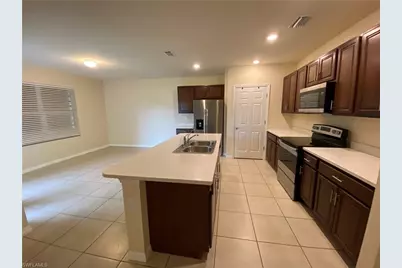 111 NW 9th St, Cape Coral, FL 33993 - Photo 6