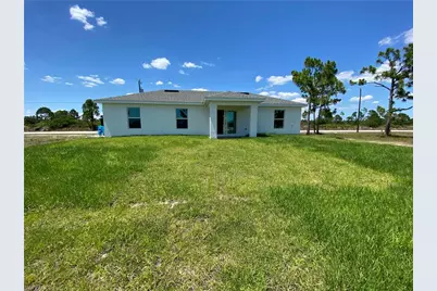 1906 Jacaranda Pkwy W, Cape Coral, FL 33993 - Photo 2