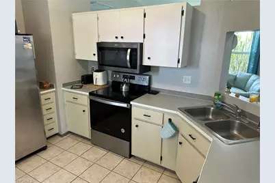 2124 NE 7th Pl, Cape Coral, FL 33909 - Photo 6