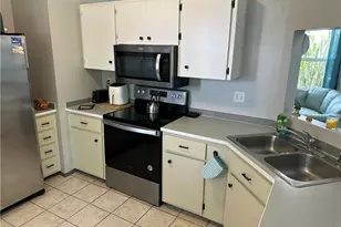 2124 NE 7th Pl, Cape Coral, FL 33909 - Photo 6