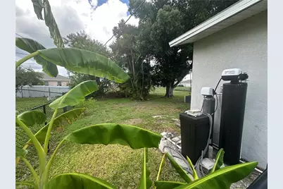 2124 NE 7th Pl, Cape Coral, FL 33909 - Photo 20