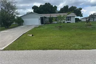2124 NE 7th Pl, Cape Coral, FL 33909 - Photo 1