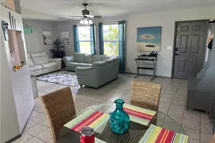 2124 NE 7th Pl, Cape Coral, FL 33909 - Photo 2