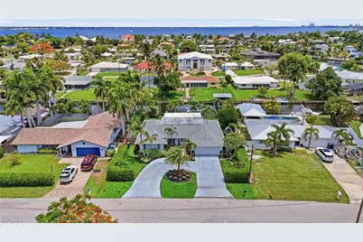405 Prather Dr, Fort Myers, FL 33919 - Photo 2
