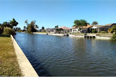 2011 NE 2nd St, Cape Coral, FL 33909 - Photo 2