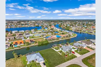 2011 NE 2nd St, Cape Coral, FL 33909 - Photo 6