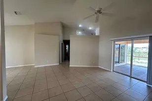 1405 NE 5th Pl, Cape Coral, FL 33909 - Photo 8