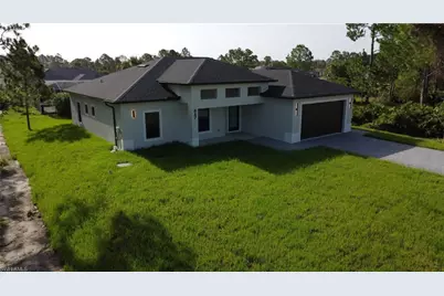847 Bell Blvd S, Lehigh Acres, FL 33974 - Photo 4