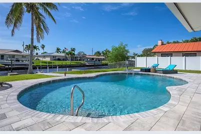 1432 Wellington Ct, Cape Coral, FL 33904 - Photo 20