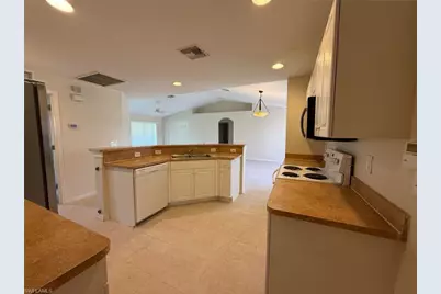 1823 NW 31st St, Cape Coral, FL 33993 - Photo 4