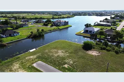 1919 NE 10th Ave, Cape Coral, FL 33909 - Photo 2
