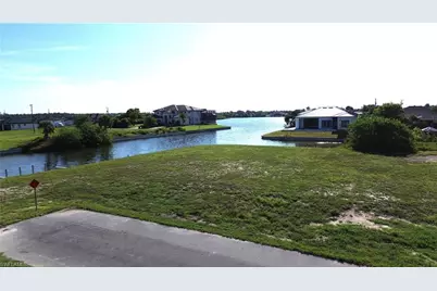1919 NE 10th Ave, Cape Coral, FL 33909 - Photo 8