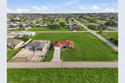 422 NW 11th Ter, Cape Coral, FL 33993 - Photo 4