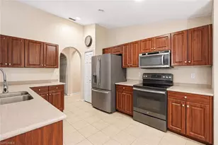 2541 NW 21st Ave, Cape Coral, FL 33993 - Photo 4
