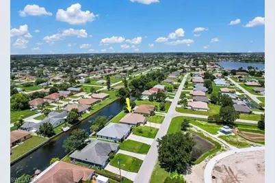 704 SE 6th Ter, Cape Coral, FL 33990 - Photo 2