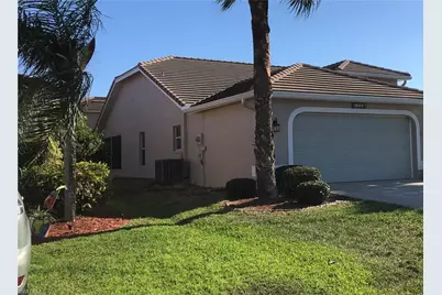 8223 Breton Cir, Fort Myers, FL 33912 - Photo 4