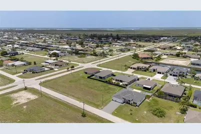 812 NW 37th Ave, Cape Coral, FL 33993 - Photo 38