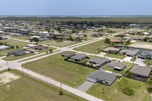 812 NW 37th Ave, Cape Coral, FL 33993 - Photo 38