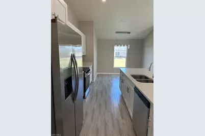 921 NW 16th Ter, Cape Coral, FL 33993 - Photo 2